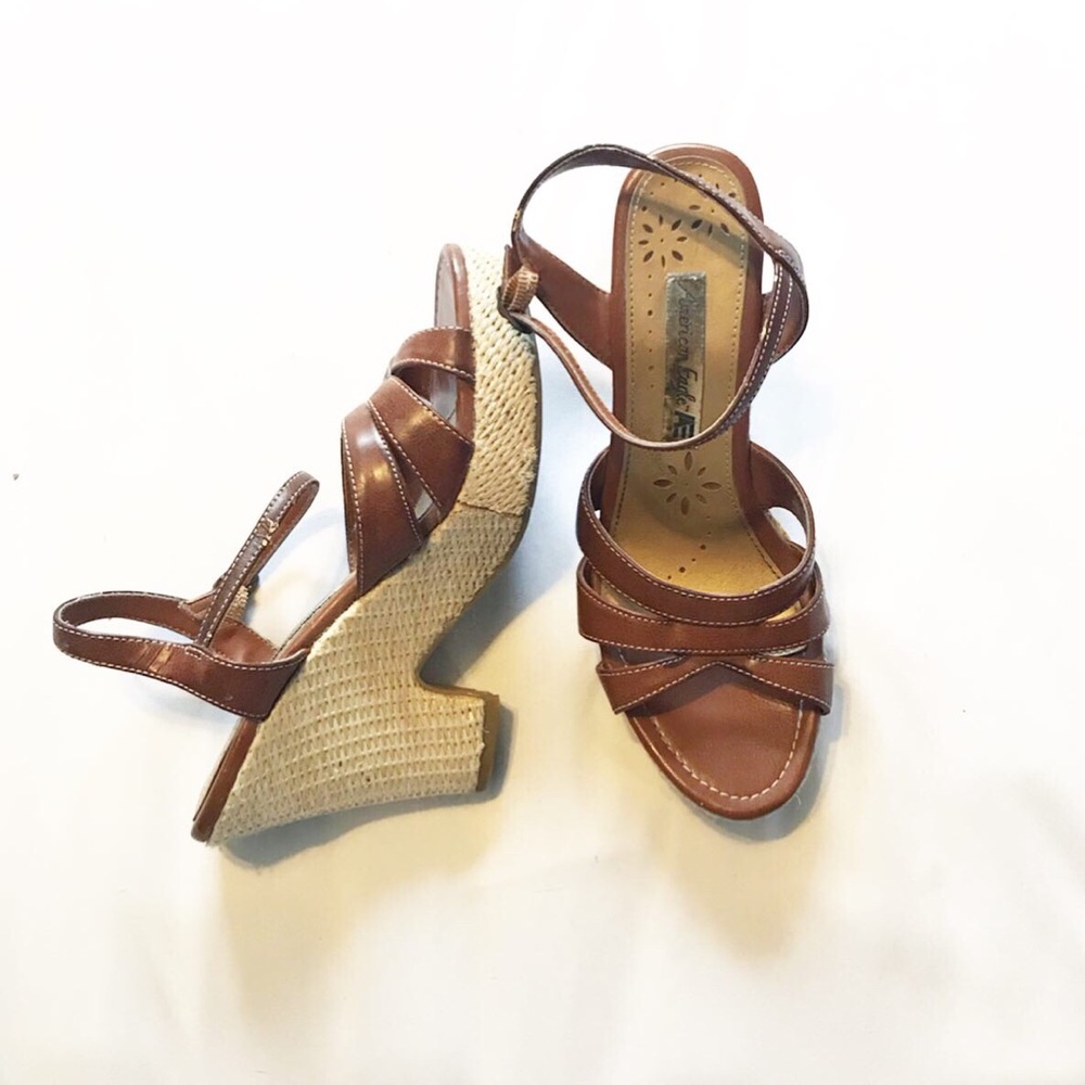 American Eagle Wicker Wedge Sandal Heels | 8 1/2 - Picture 2 of 2